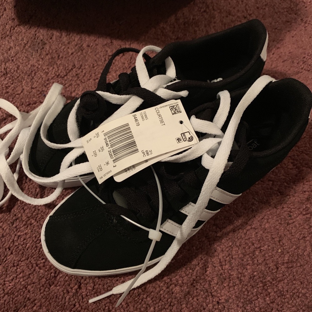Adidas courtset shoes